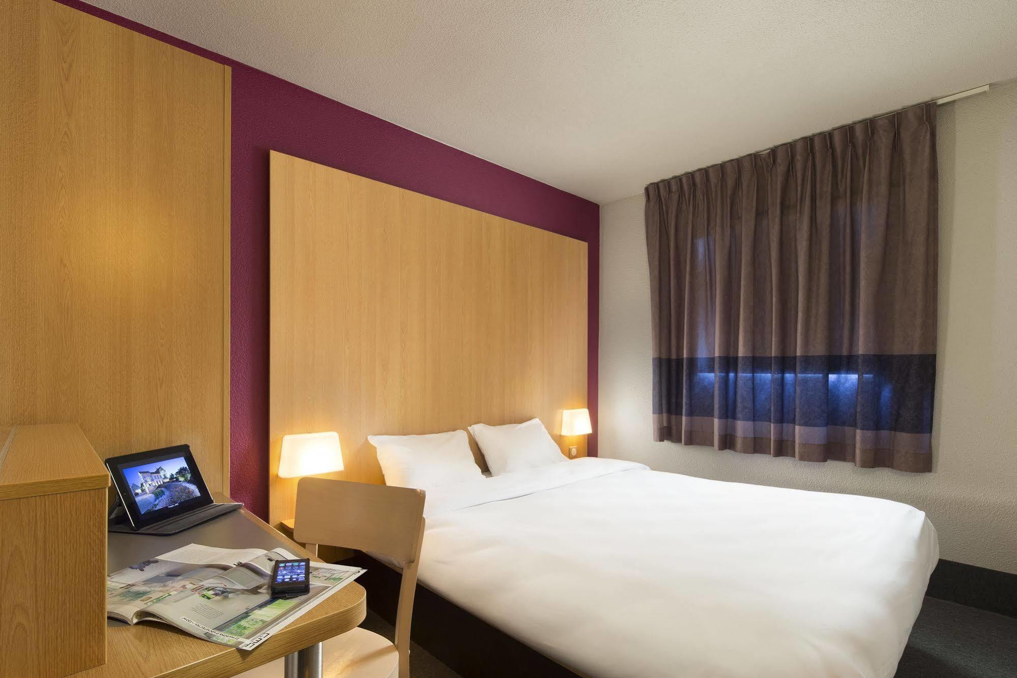 B&B Hotel Montlhery Linas Exteriér fotografie