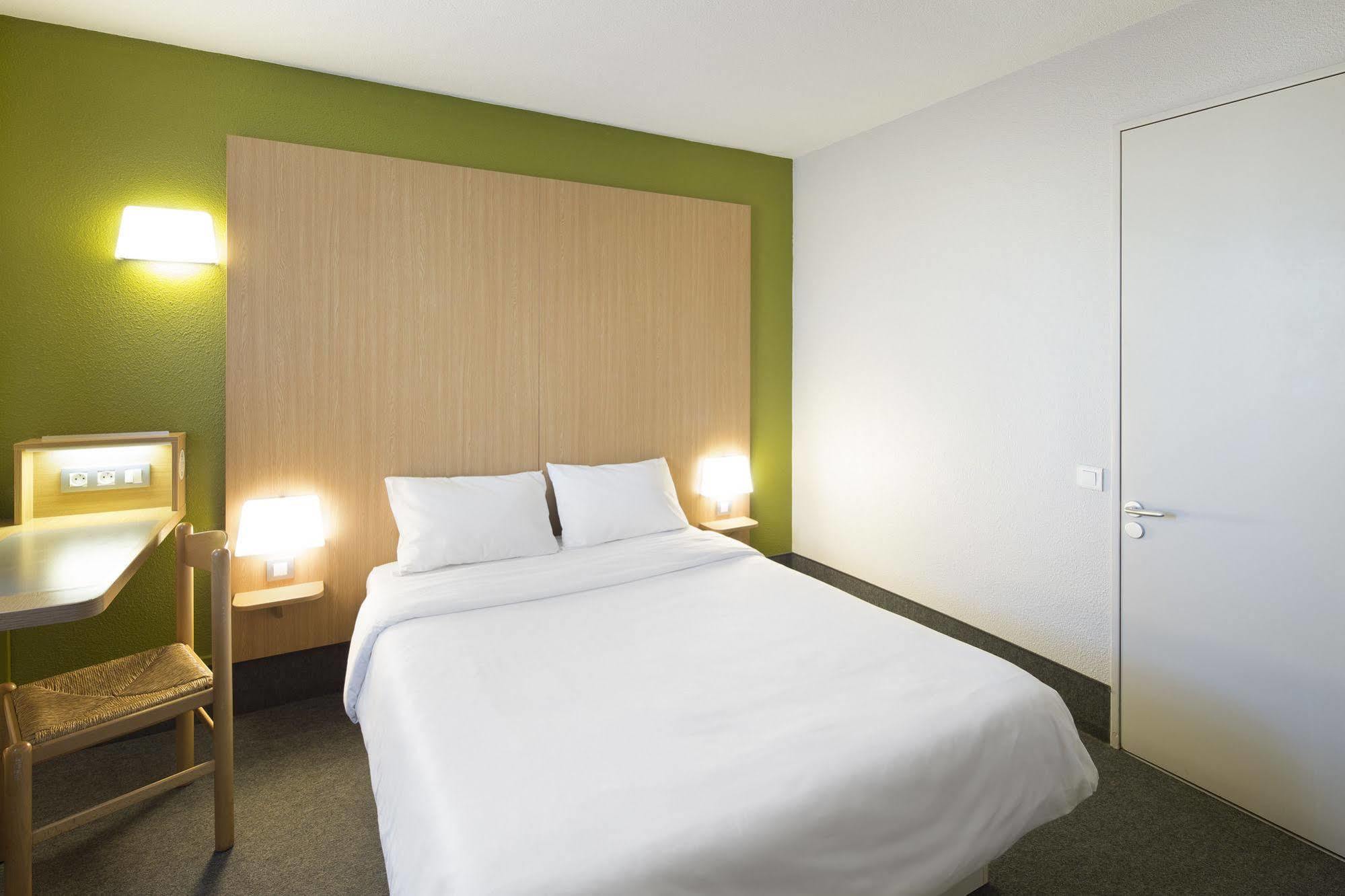 B&B Hotel Montlhery Linas Exteriér fotografie